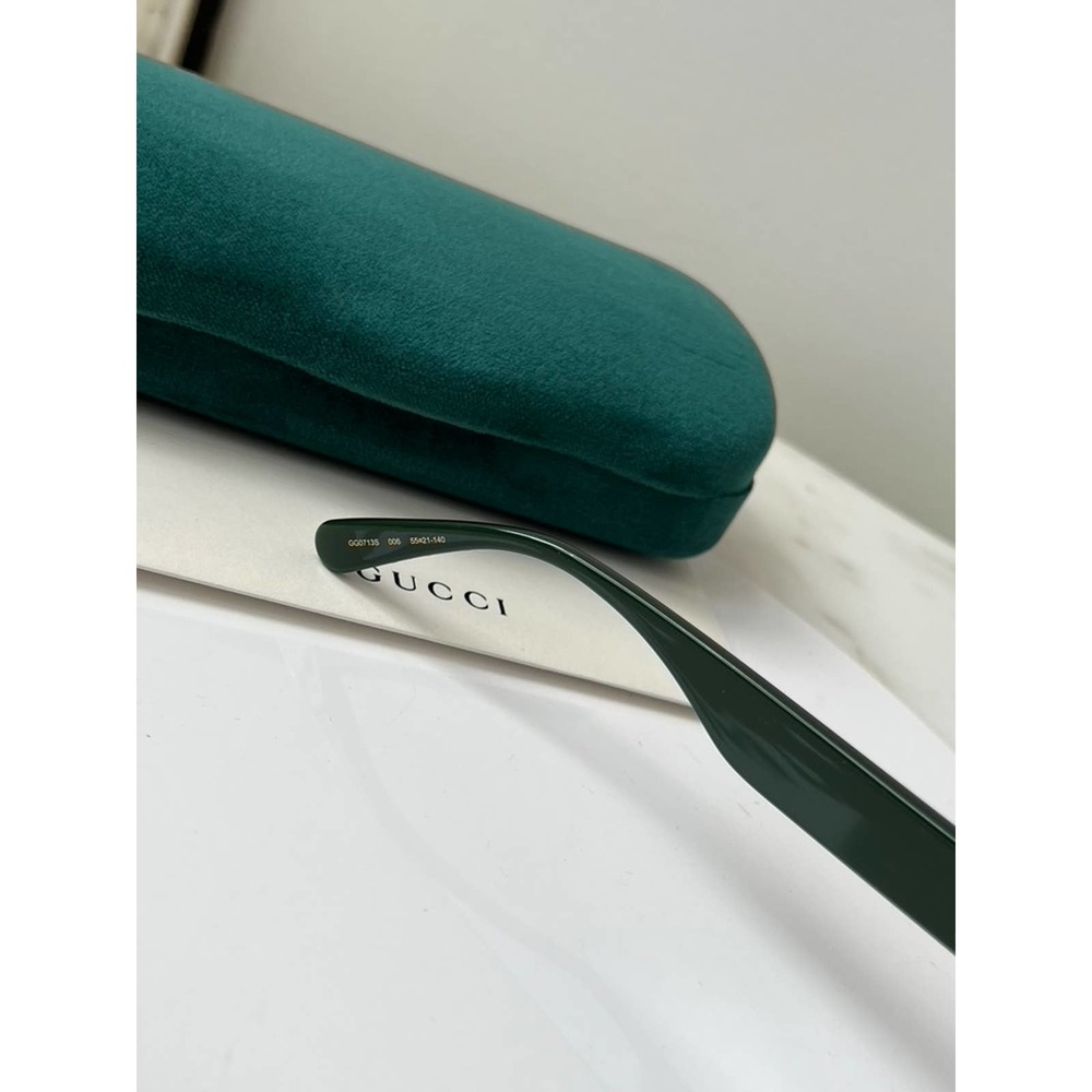 NEW GUCCI GG0713S Black Striped Arm Sunglasses $435 - Picture 9 of 10